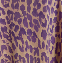 Lade das Bild in den Galerie-Viewer, Dress Movies Jersey Cheetah
