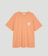 Lade das Bild in den Galerie-Viewer, BOYFRIEND T-SHIRT PEACH PROGRESS ANGEBOT
